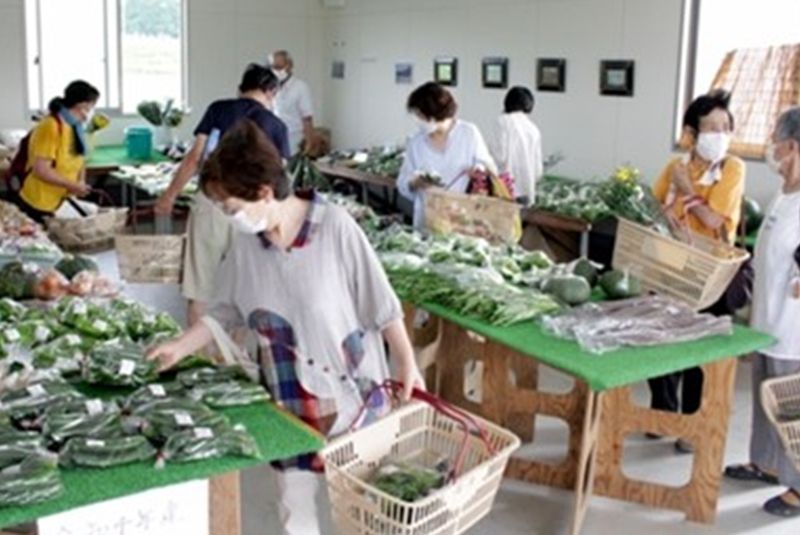 直営所の販売中の様子
